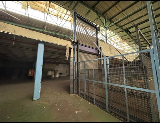 3,563M² WAREHOUSE TO LET IN INDUSTRIA